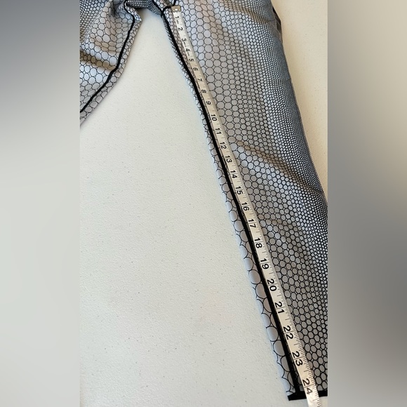 NWOT.  Christian Lacroix X- Ultracor Leggings Size Small - Picture 7 of 13